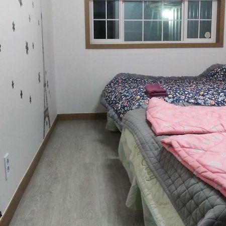 Ocean Capsule Guesthouse Gangneung Ngoại thất bức ảnh
