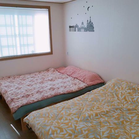 Ocean Capsule Guesthouse Gangneung Ngoại thất bức ảnh