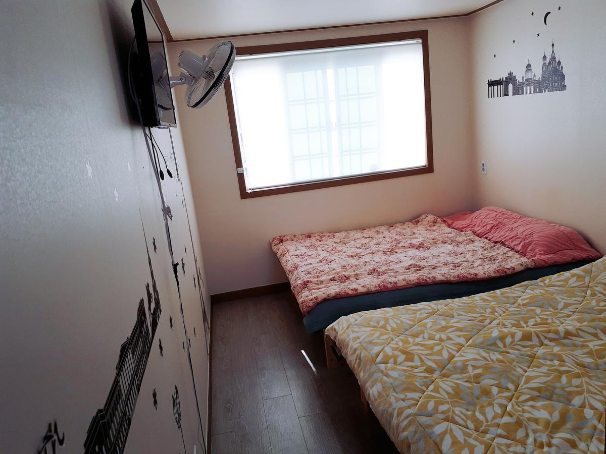 Ocean Capsule Guesthouse Gangneung Ngoại thất bức ảnh