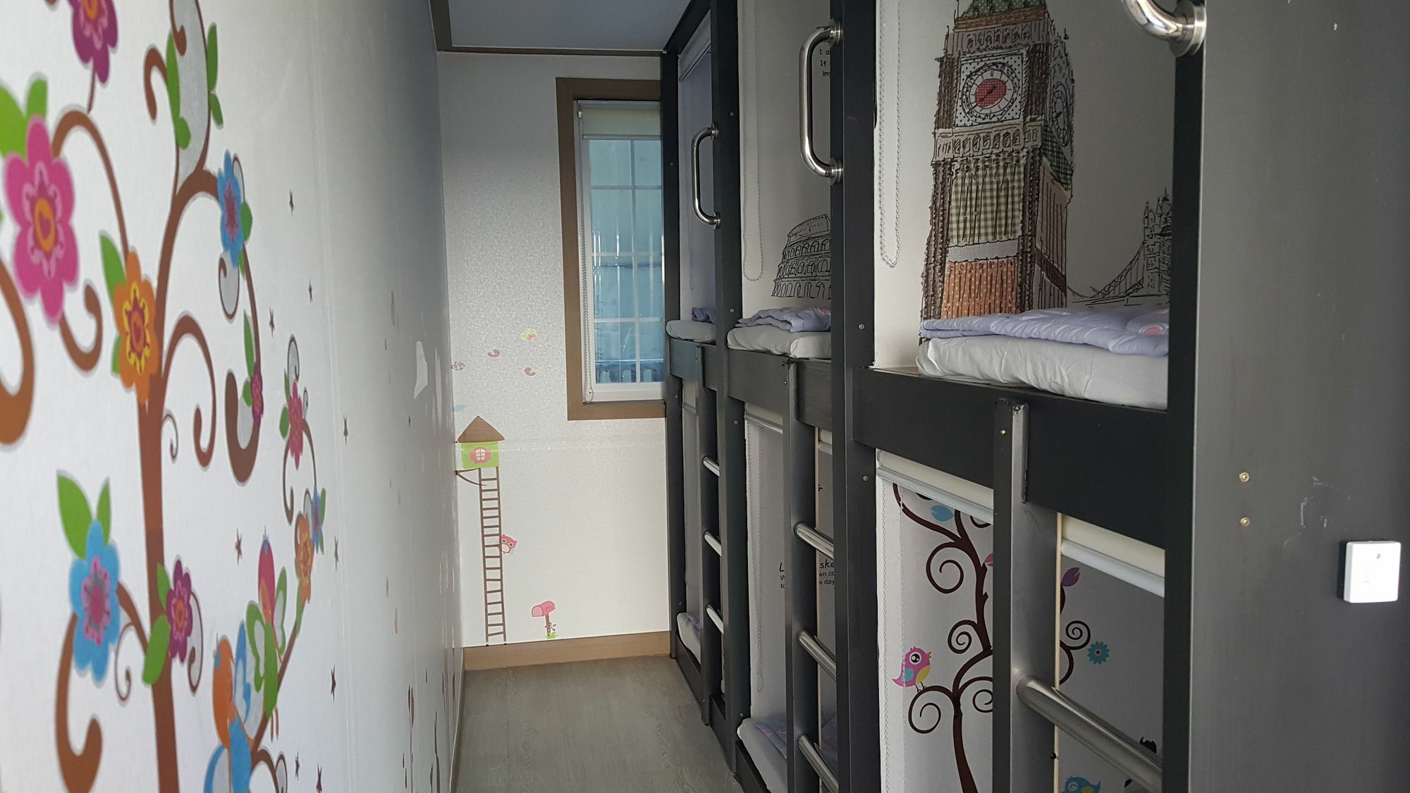 Ocean Capsule Guesthouse Gangneung Ngoại thất bức ảnh
